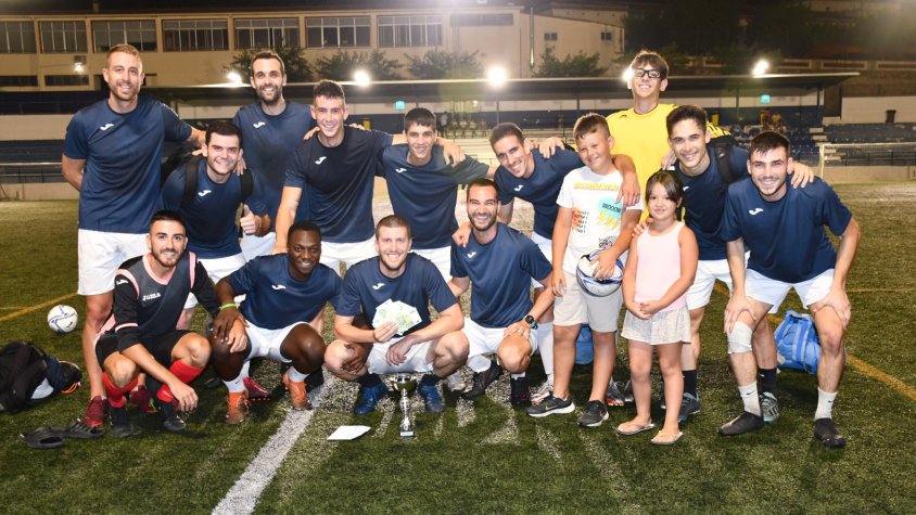 Yale Conec, campions del grup A