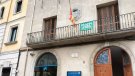 L'Ajuntament penja una pancarta d'Òmnium en comptes de la demanada per l'ANC