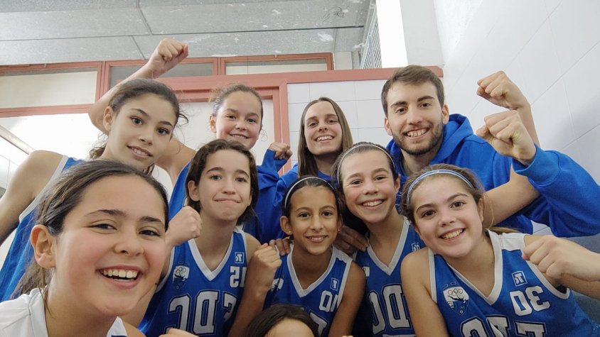 L'equip femení de minibàsquet de l'FDC