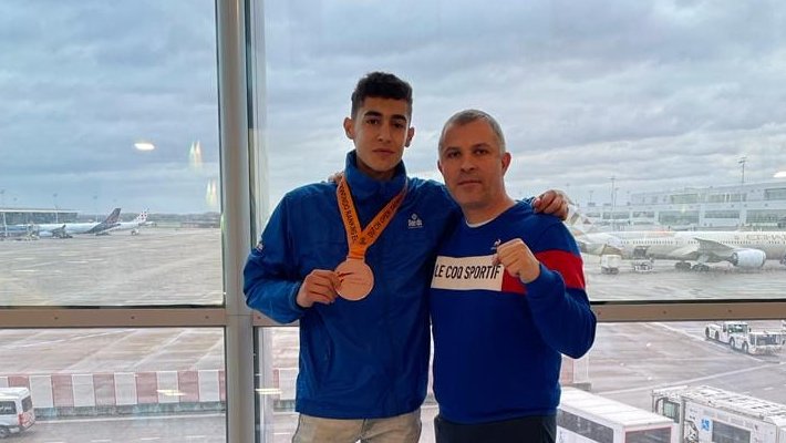 L'esportista cassanenc, amb la medalla