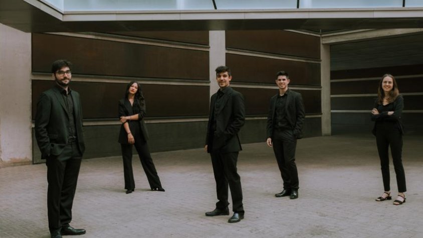 El quintet guardonat, amb Lluís Casanova (segon de la dreta)