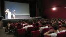 Arnau Madrià imparteix la classe inagural als alumnes de batxillerat de l'Institut de Cassà