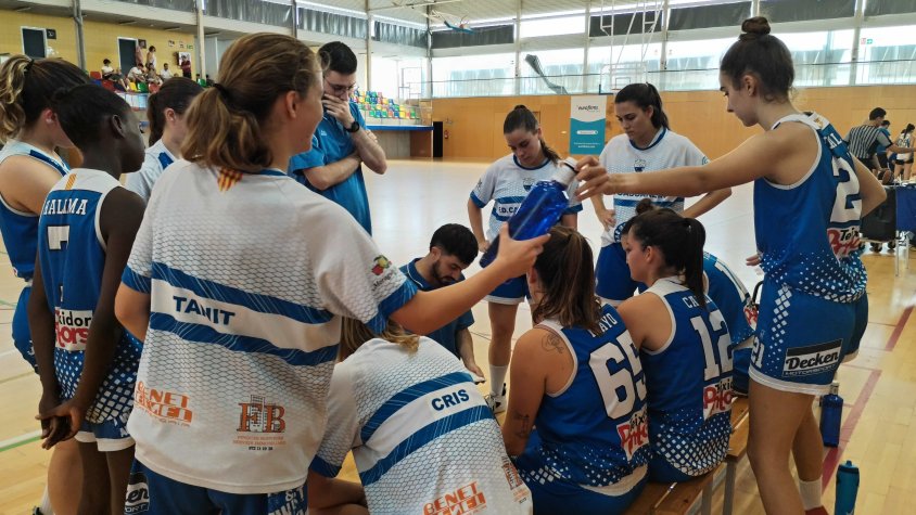 Un temps mort al partit de l'equip sènior femení