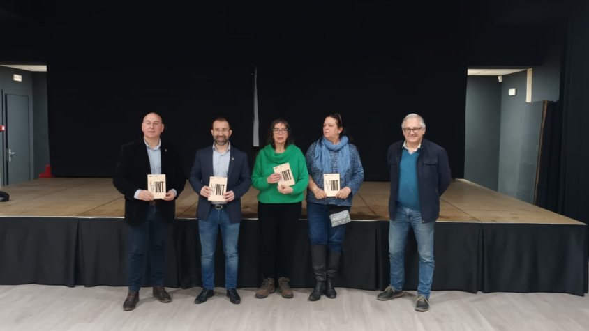 El conseller comarcal de Cultura, Robert Mundet ha assistit  a l'acte de presentació d'Escenaris 2024