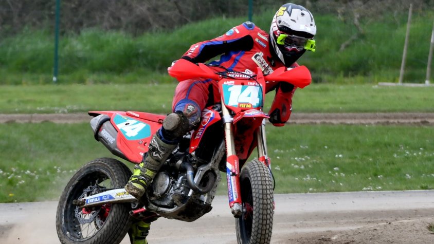 Ari Mestres guanya la primera cursa del campionat francès de supermotard
