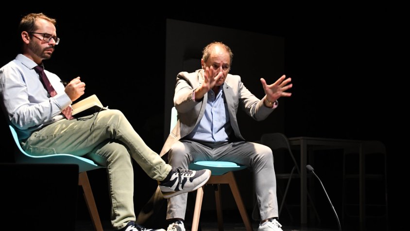 Una imatge de l'obra M'espien