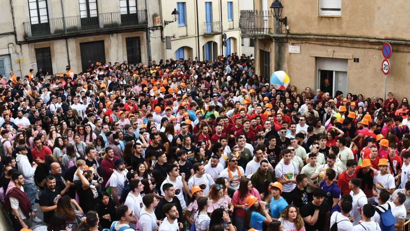 Uns dos mil joves han pres part al correbars d'aquesta tarda