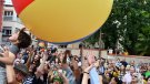 Els gegants i els Corks posen l'ambient a la Festa Major