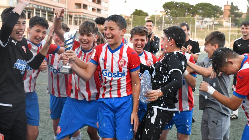 Celebració dels joves jugadors del planter del Girona FC