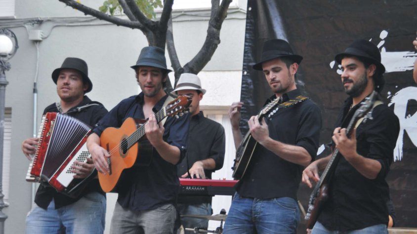 Imatge d'una actuació La Troup l'any 2011