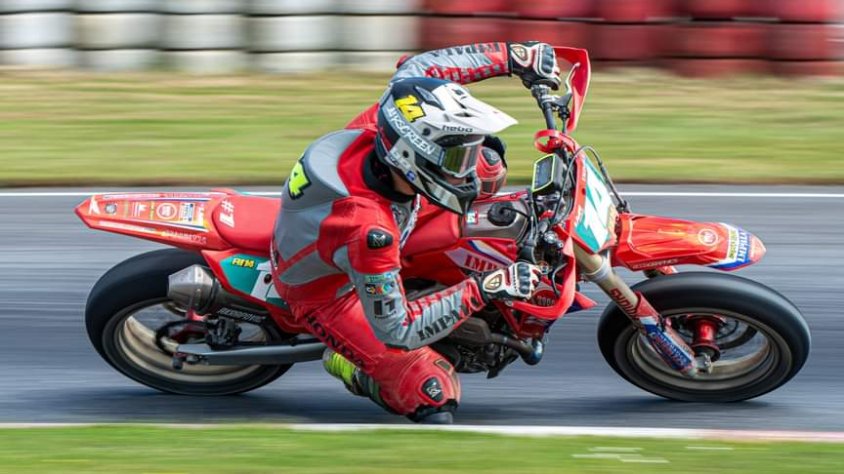 Ari Mestres, es manté segon al campionat de França supermotard