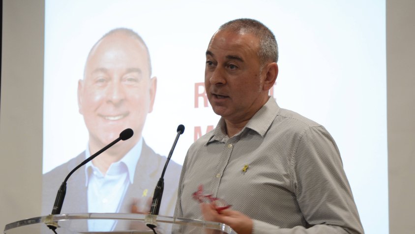 Robert Mundet, cap de llista de Junts per Cassà, en la seva intervenció a l'acte d'avui