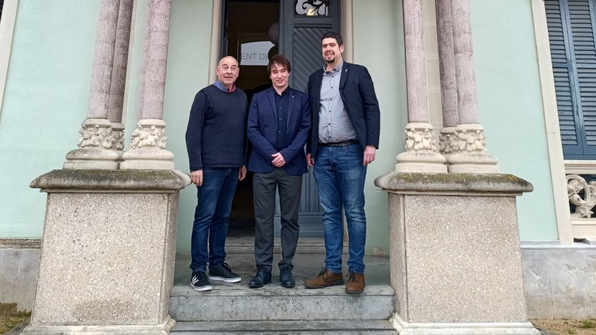L'alcalde i el vicealcalde, amb el delegat del govern