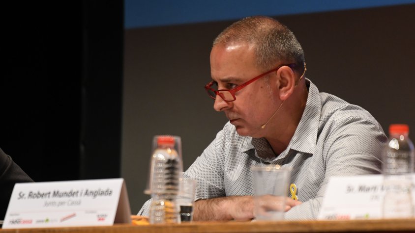 Robert Mundet, cap de llista de Junts per Cassà, en un moment del debat