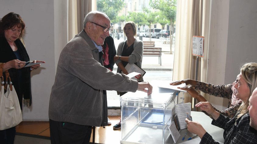 Cassanencs votant aquest matí