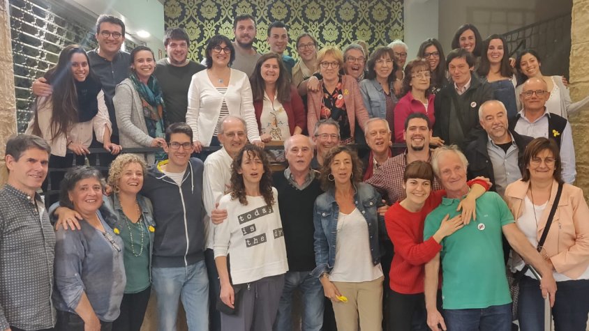 L'equip d'ERC Cassà després de saber-se els resultats del 26M