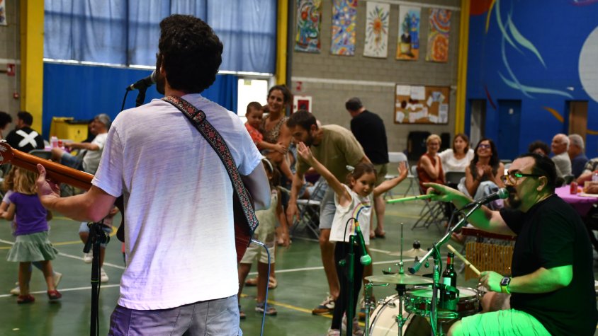 Música, menjar i beure per una causa solidària