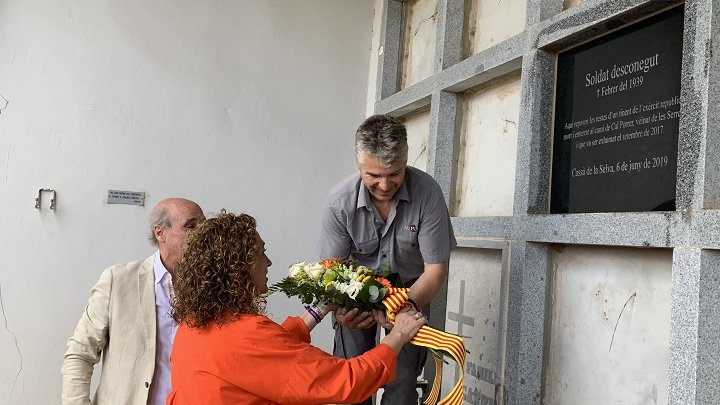 Vuitanta anys després, les restes del Soldat Desconegut descansen al cementiri municipal
