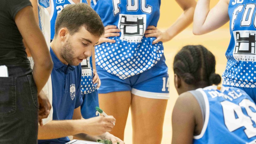 Temps mort en un partit femení
