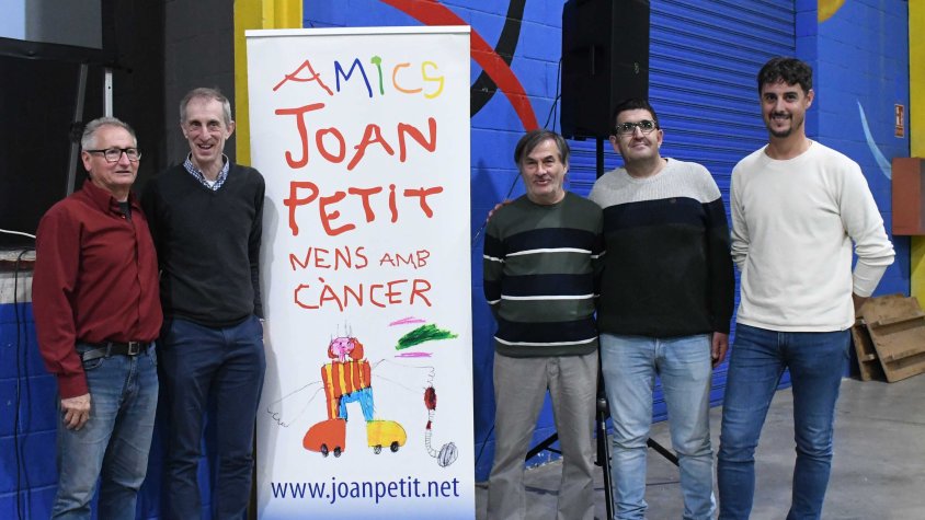 Organitzadors de la quina i membres de la fundació Joan Petit, de l'Ajuntament de Cassà i del Foment Deportiu Cassanenc