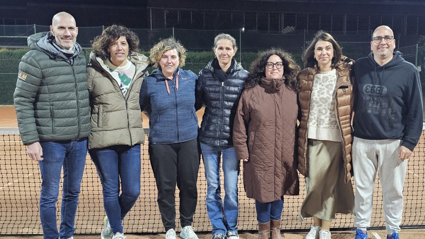 La junta del TT Cassà: Ricard Masoliver, Gemma Puig, Sara Blanquera, Esther Vidal, Alexa Serrano,  Eli Muñoz i Jordi Jiménez
