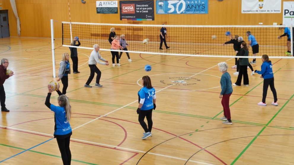 Cassà ofereix dues noves activitats per a la gent gran a la zona esportiva: gimnàstica suau i Newcom